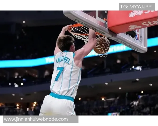 克尼佩尔谈投篮自信与队友协作的重要性感谢他们创造进攻机会 克尼佩尔谈投篮自信与队友协作的重要性感谢他们创造进攻机会