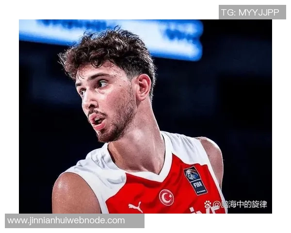 乌度卡称赞卡佩拉护筐与空接能力申京双塔组合展现更强侵略性